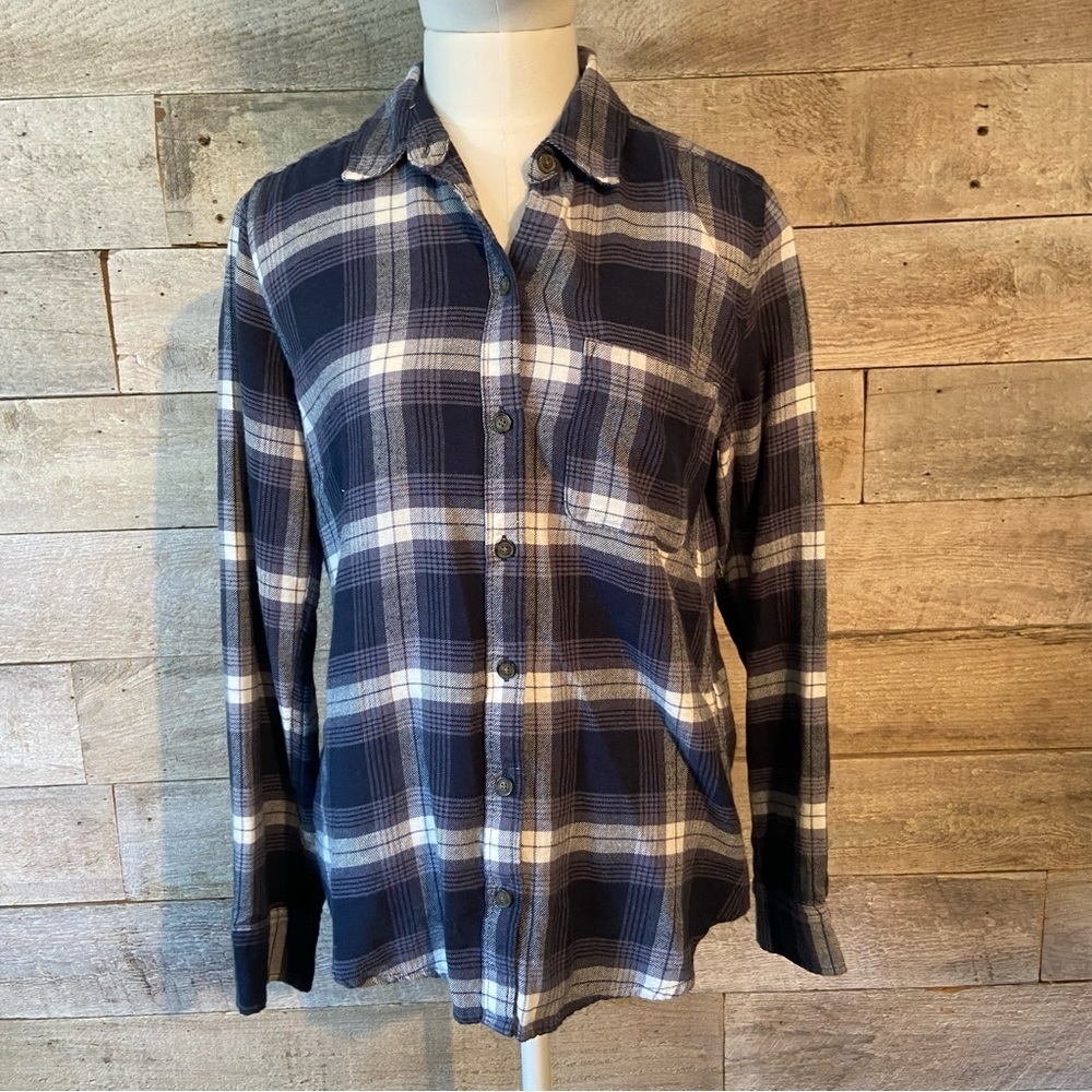 Abercrombie & Fitch women's blue plaid button up shirt in size small